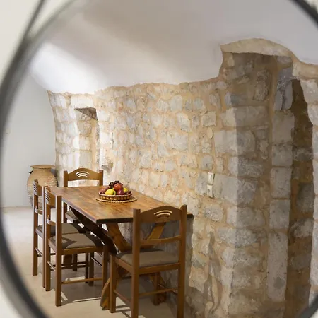 Stenorougi Charias Tatil Evi *