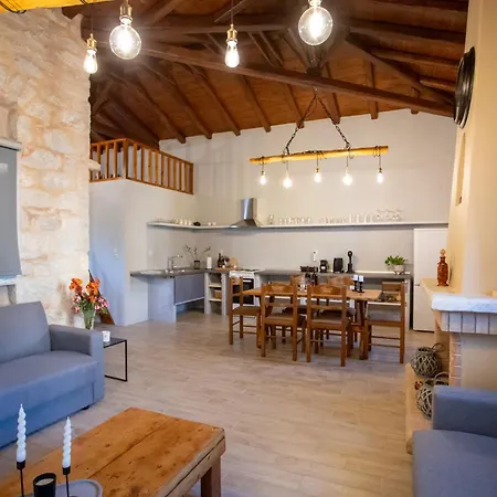 Holiday home Stenorougi Charias *