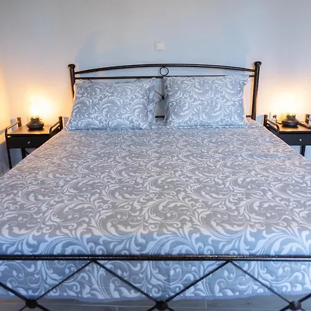 Stenorougi Charias 펜션 Kharia