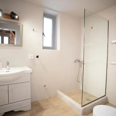 Stenorougi Charias Holiday home