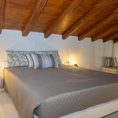 Stenorougi Charias 펜션 Kharia