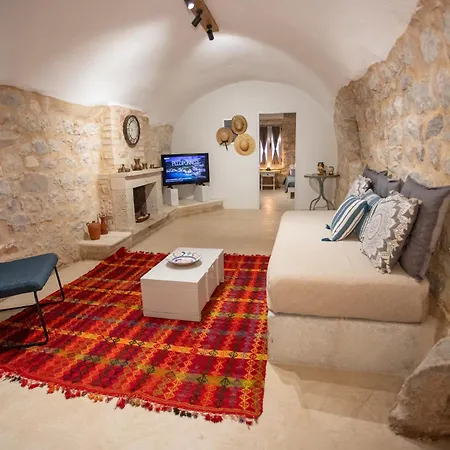 Stenorougi Charias Khariá