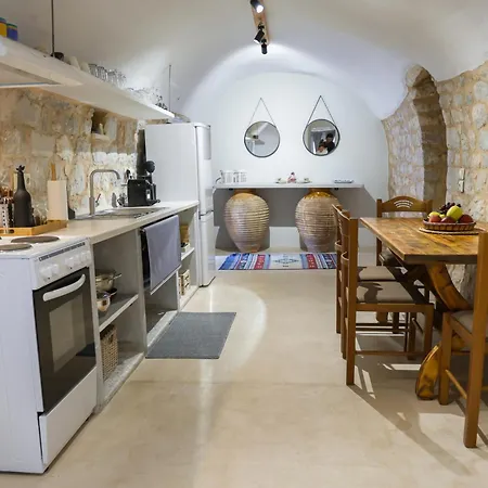 Stenorougi Charias Holiday home Kharia