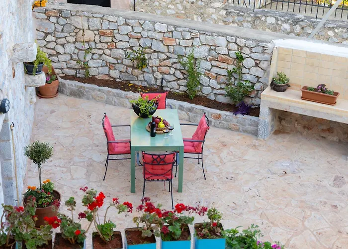 Stenorougi Charias Kharia